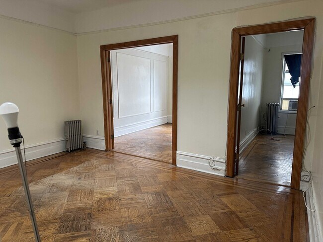 Building Photo - 28-18 41st Ave