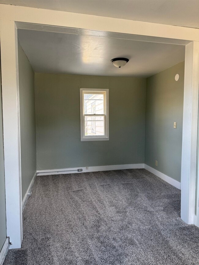 Building Photo - 1304 S 11th St