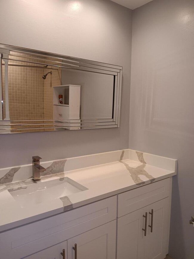 Building Photo - 5262 Breadfruit Cir