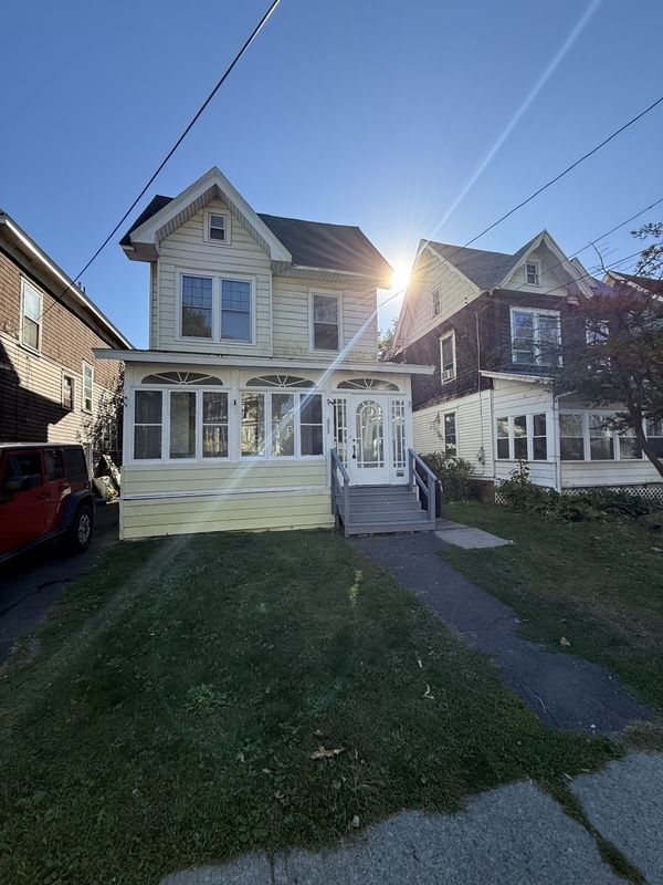 Primary Photo - 898 Myrtle Ave