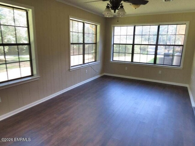 Building Photo - 8410 Cedar Ridge Cir