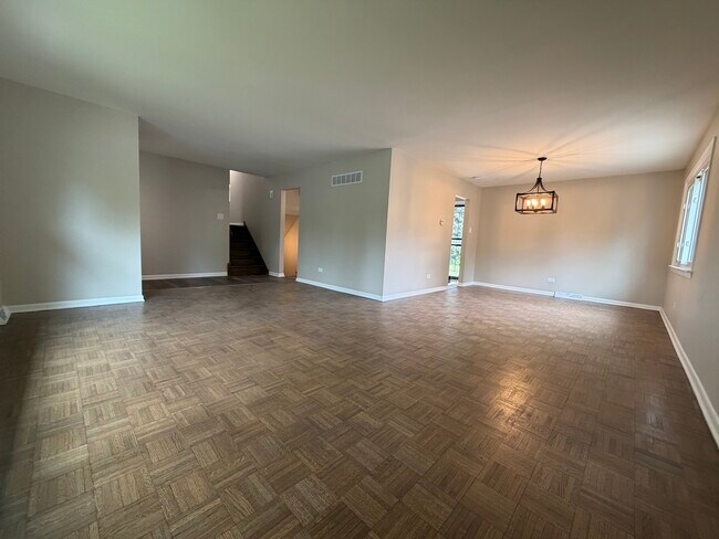 Building Photo - 705 W Fitzhenry Ct