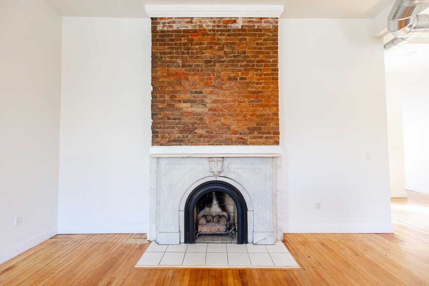 Building Photo - 226 45th St