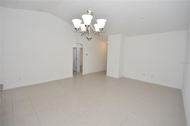 Building Photo - 31 Rosecroft Ln