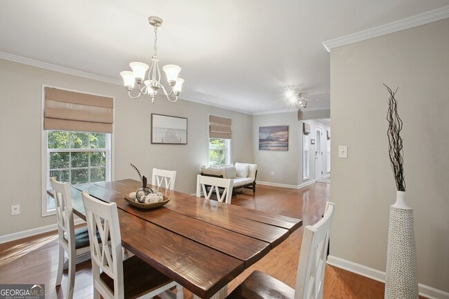 Building Photo - 102 Hickory Dr