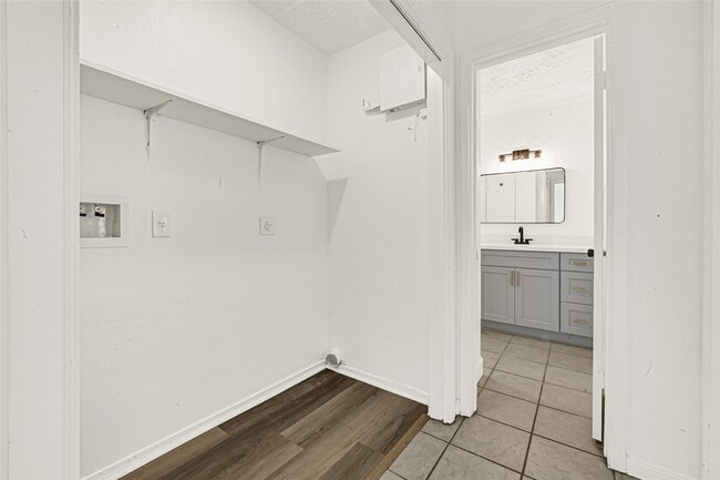 Building Photo - 13023 Lima Dr