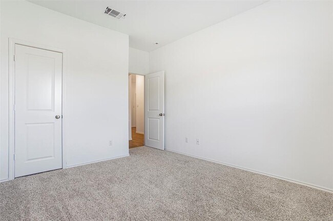 Building Photo - 1509 Brueggerhoff Rd