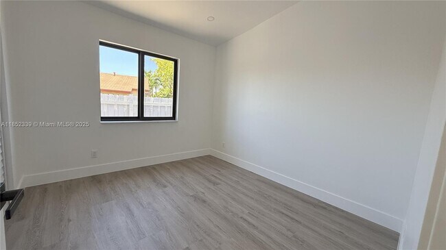 Building Photo - 20877 Snapper Pl