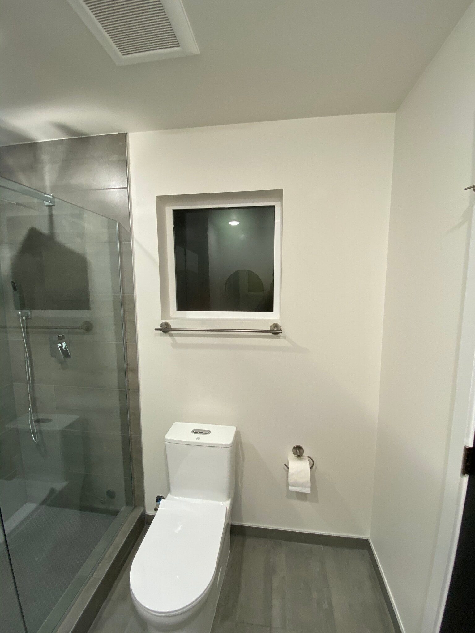 Master bathroom - 2609 S Judkins St