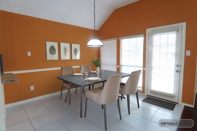 Building Photo - 6006 Country Ridge Dr