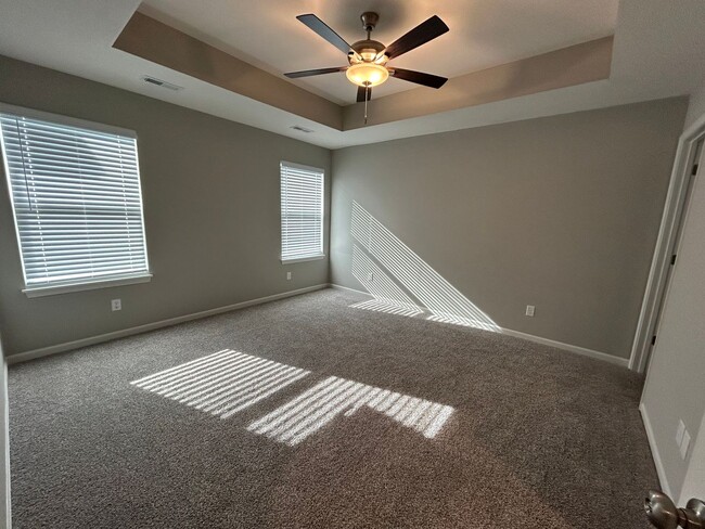 Building Photo - 650-652 Fall Meadow