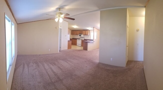 Building Photo - 3 bed, 2 bath home in Hibbard