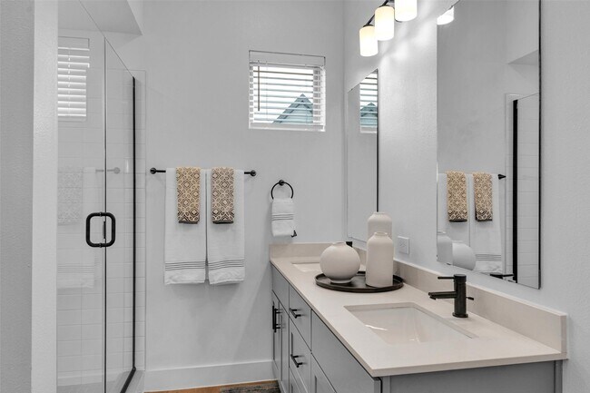 Building Photo - 1418A Forward Dr