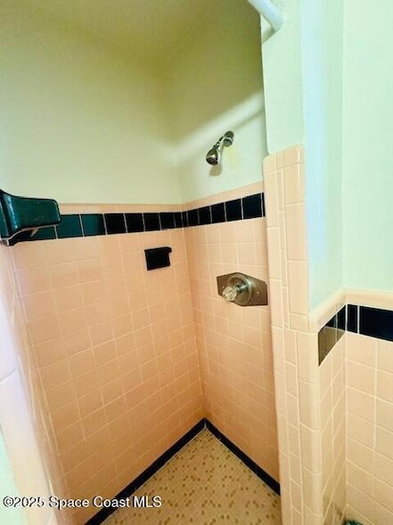 Building Photo - 106 Sunrise Ave