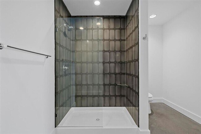 Building Photo - 1131 Fairview Ave