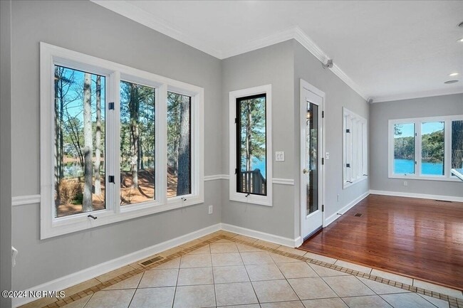 Building Photo - 11 Whisper Lake Dr