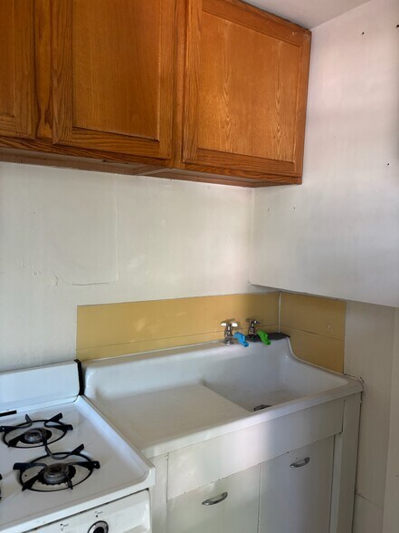 Building Photo - 129 E Gorham St