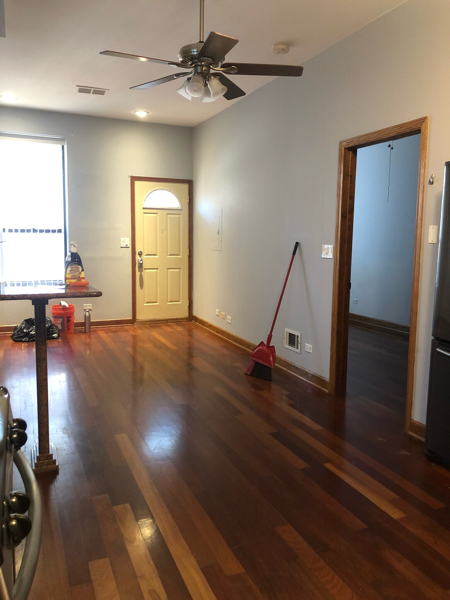 Living room - 1439 W 17th St