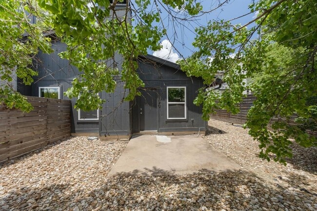 Building Photo - 2315 Burleson Rd