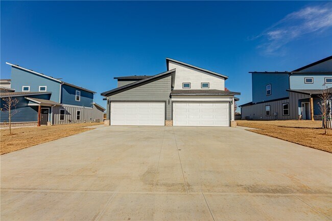 Building Photo - 1603 SW Casuarina Dr