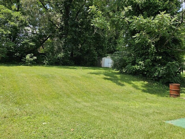 Building Photo - 25 N Marguerite Ave