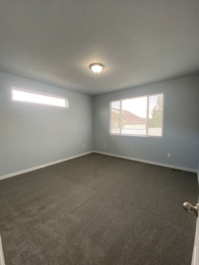 Building Photo - Ranch Style Home Near I-25