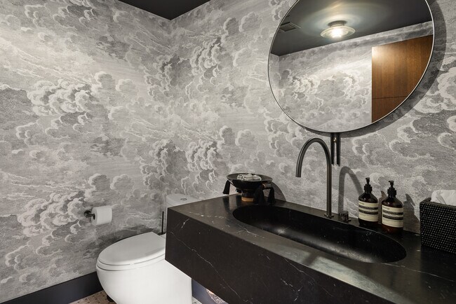 Building Photo - 120 Juan St