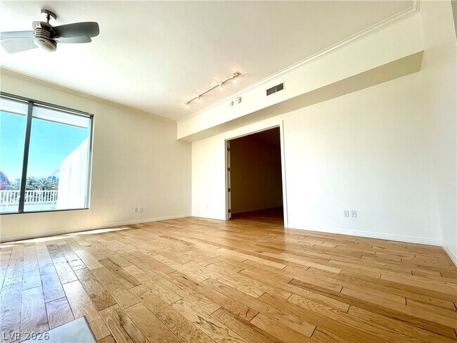 Building Photo - 360 E Desert Inn Rd