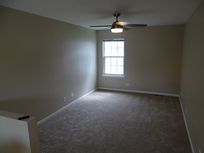 Building Photo - 705 Savannah Lane