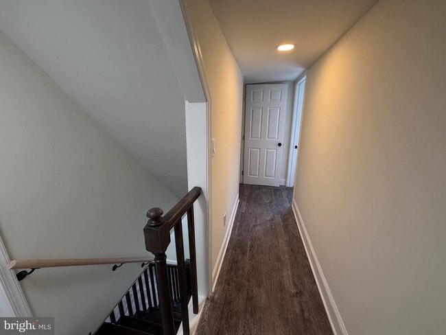 Building Photo - 197 Main St