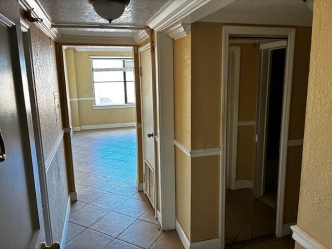 Building Photo - 311 W Ashley St