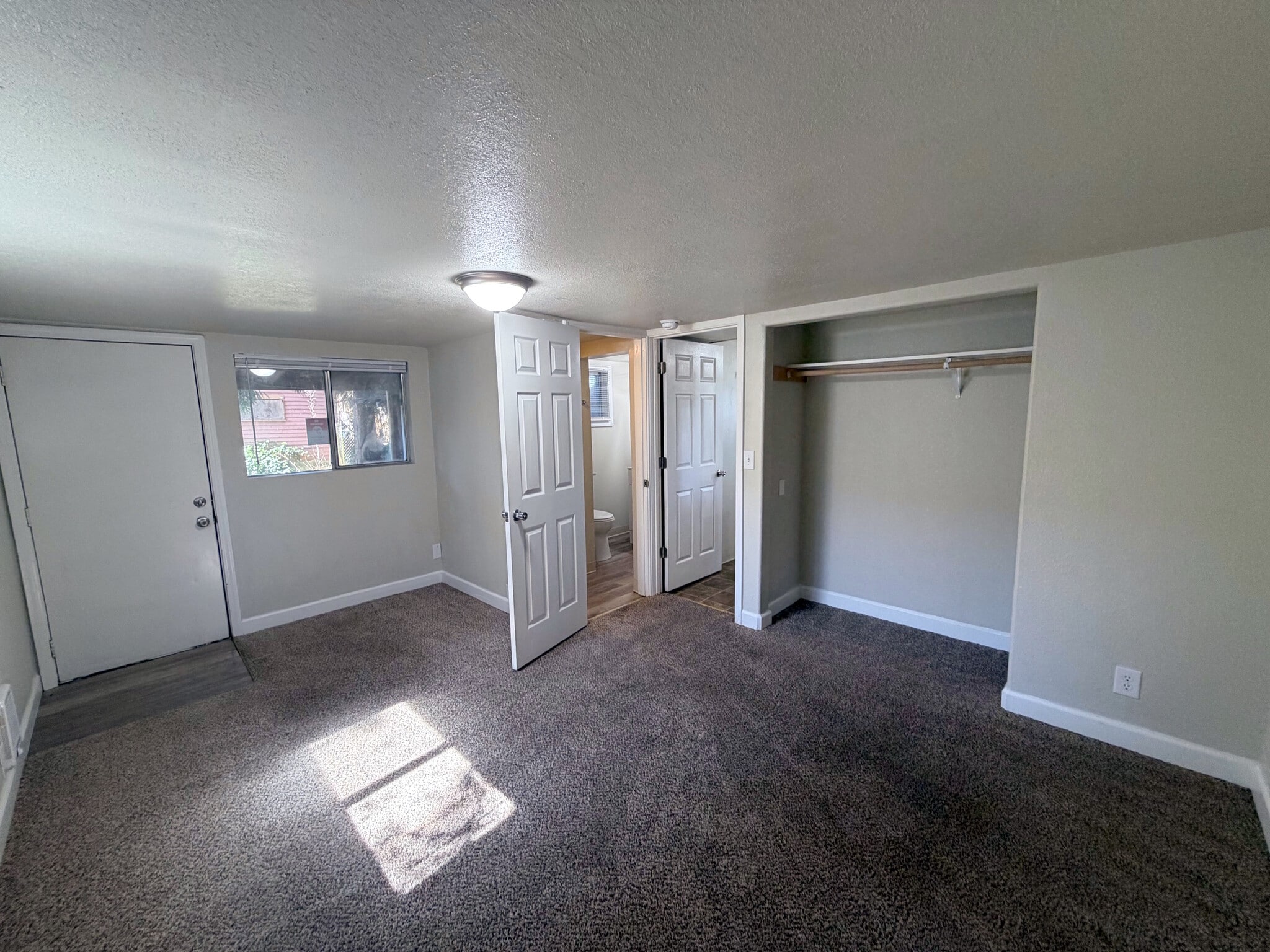 Building Photo - 1311 S 3rd Ave