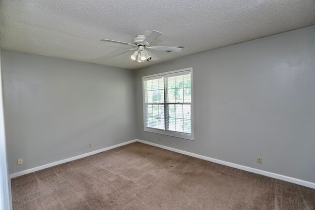 Building Photo - 1450 Morris Way Dr