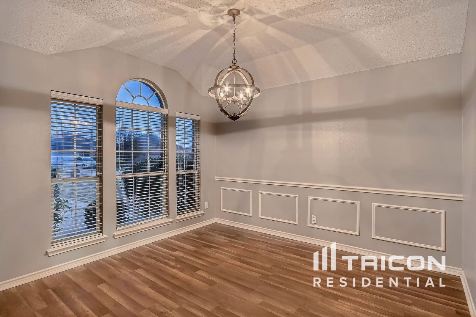 Building Photo - 2021 Cantura Dr