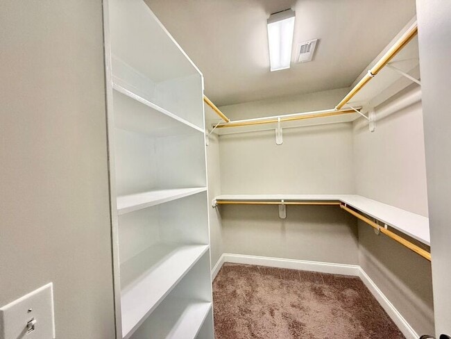 Building Photo - 1019 Monmouth Loop