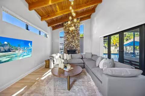 Building Photo - 6140 SW 56th Ct