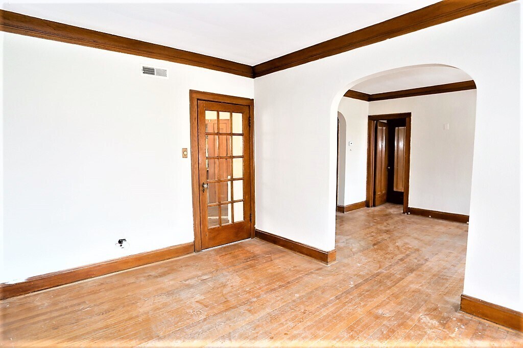 Building Photo - 3844 N Bernard St