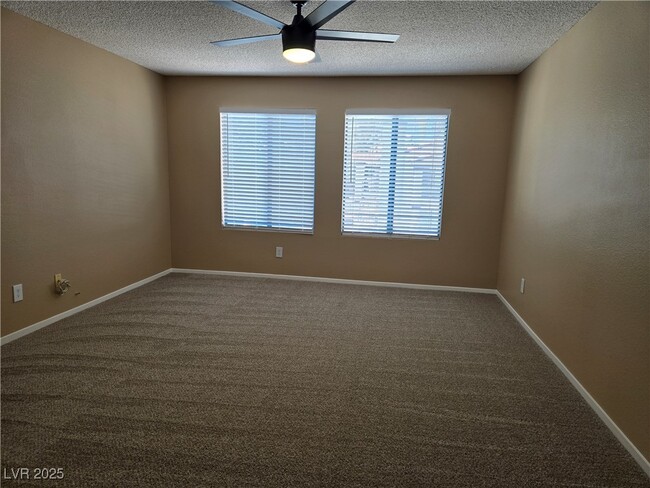 Building Photo - 1575 W Warm Springs Rd