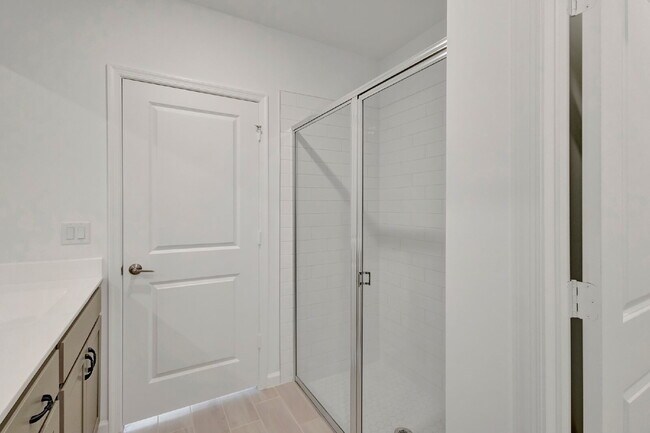 Building Photo - Luxurious Living: Spacious 5-Bedroom Home with Scenic Views in Port Saint Lucie!