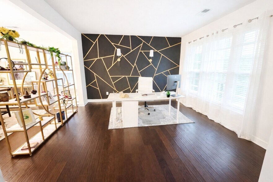 Building Photo - 11010 Watterson Square Ln