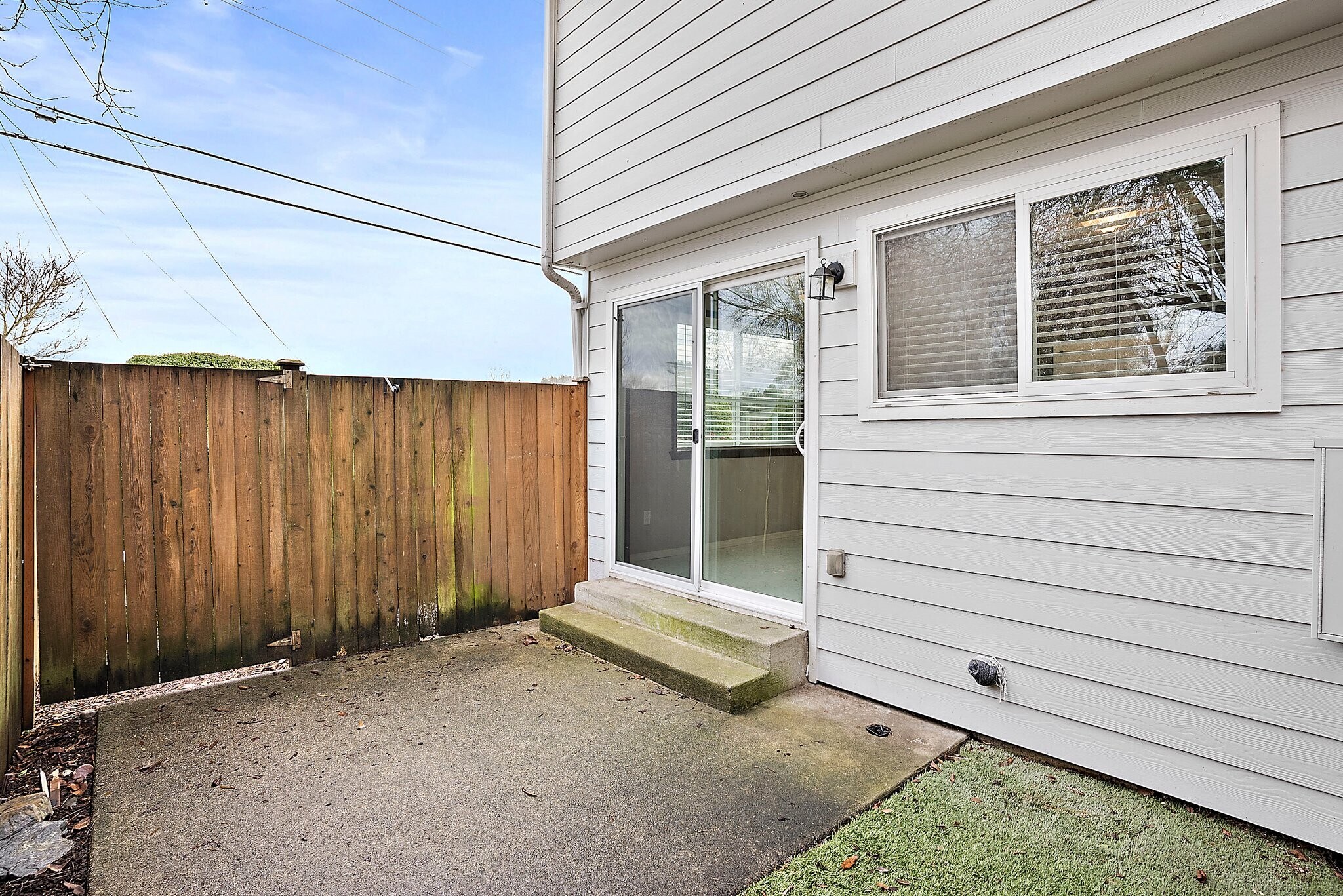 Building Photo - 1016 9th St SE