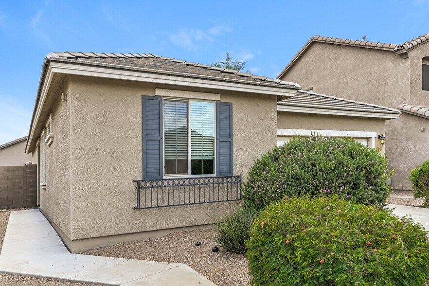 Building Photo - 12051 W Tether Trl