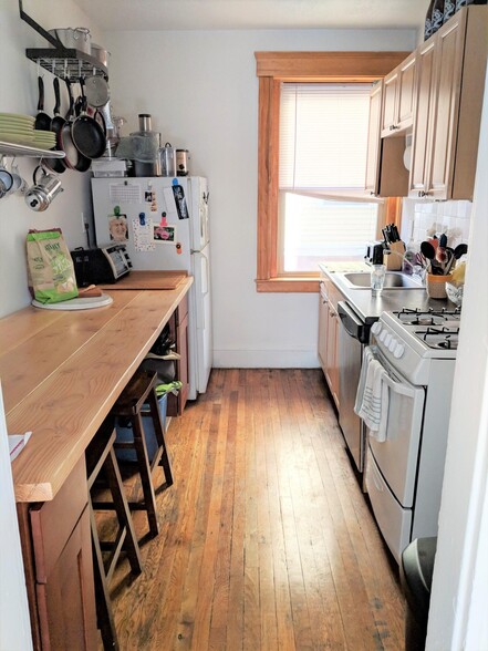 Building Photo - 97 Hancock St