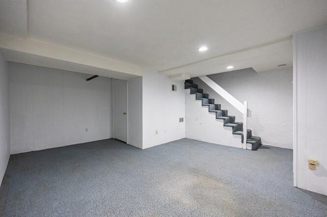 Building Photo - 356 Lexington St