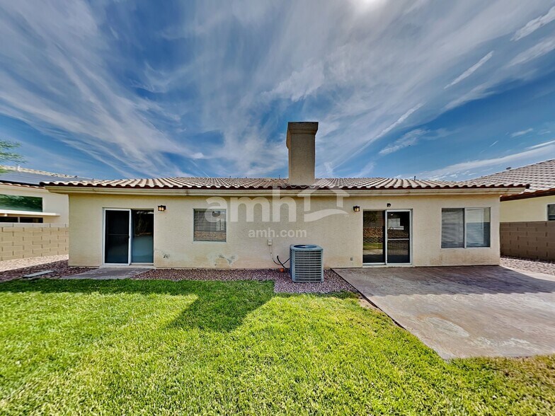 Building Photo - 1023 Companion Way
