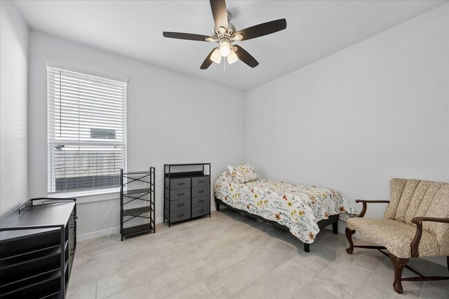 Building Photo - 33002 Carolyns Perfection Lp