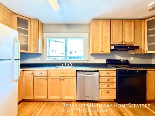 Building Photo - 881 Broadway-2