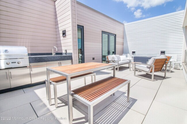 Building Photo - 601 Heck St