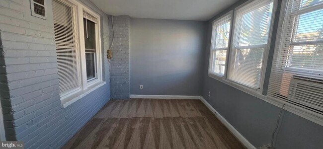 Building Photo - 1220 16th St NE