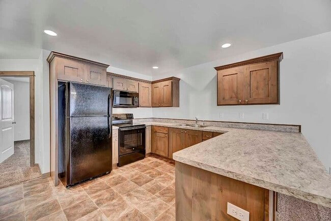 Building Photo - 3220 Lark Ave